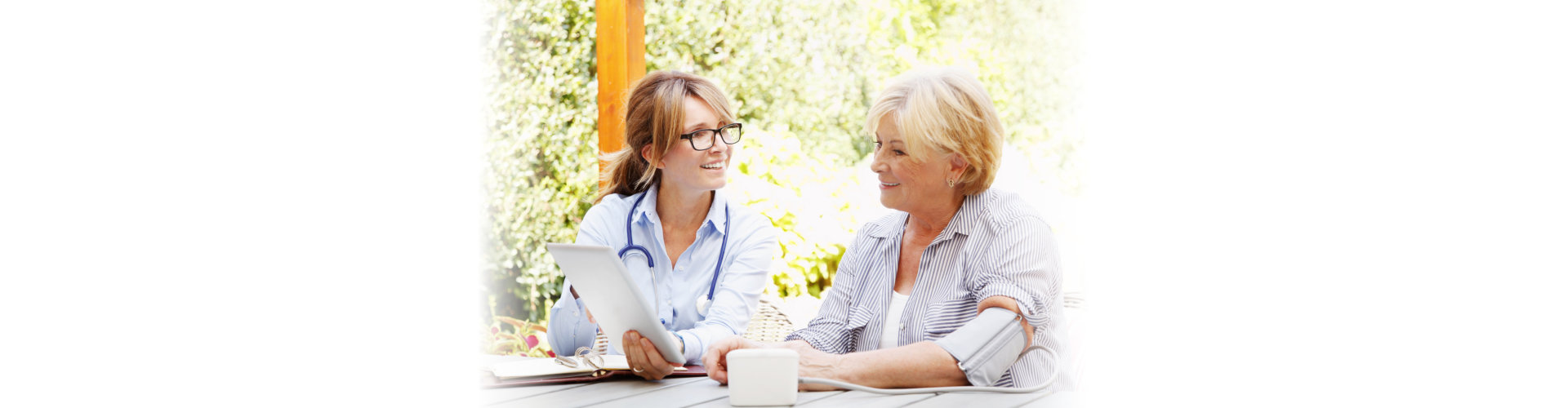 nurse sharing benefits to senior